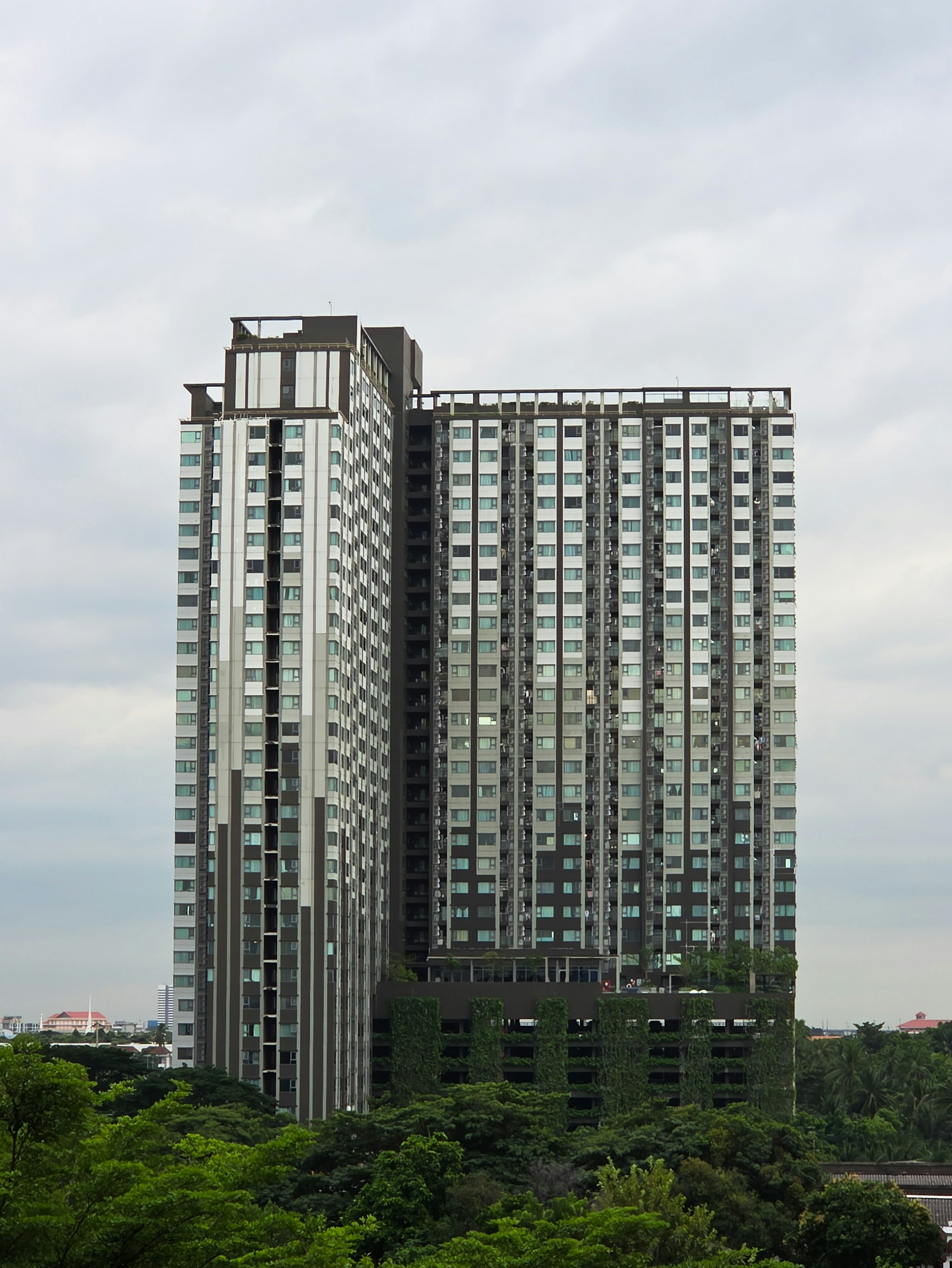 Bangkok condominium option in Rama 9