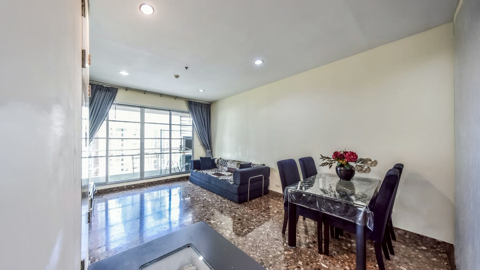Bangkok condominium option in Ratchathewi
